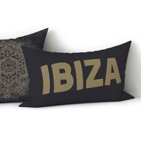 Tuinkussen Ibiza Tekst Dark 50x30cm. Complete set