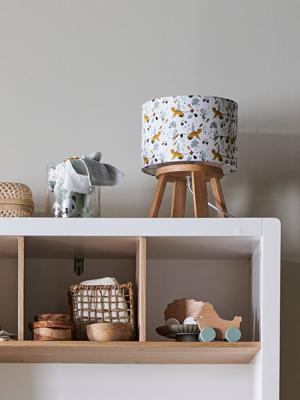 Bedlampje op pootjes van hout HANOÏ wit