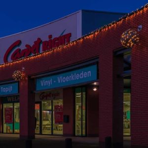 LED string 2M 120 LED cluster lampjes op een zwart koppelbaar snoer 3000K