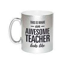 Zilveren Awesome teacher cadeau mok / beker voor leraar 330 ml   -