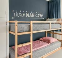 Tekst sticker little man cave