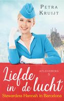 Stewardess Hannah in Barcelona - Petra Kruijt - ebook