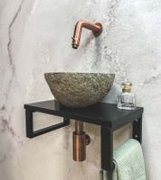 Saniclear Lovi fonteinset met rivierstenen waskom en koperen kraan voor in het toilet