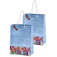 Set van 6x stuks papieren pasen giftbags/cadeau tasjes tulpen 18 x 23 x 8 cm