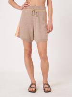 Cashmere short met gebreide regenboog details Cashmere short met gebreide regenboog details