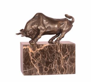 BRONZEN BEELD VAN EEN STIER