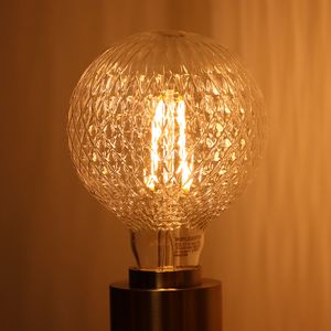 Globe geribbeld met ruiten LED lamp 4W 300 lumen E27 1800K warm kaarslicht 17,5 cm hoog