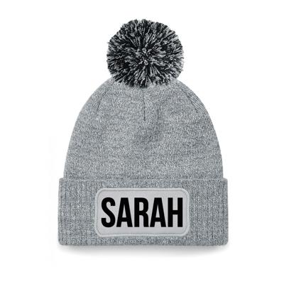 Bellatio Decorations Sarah tekst wintermuts - met pompon - unisex - one size - Grijs - 50 jaar