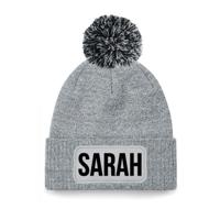 Bellatio Decorations Sarah tekst wintermuts - met pompon - unisex - one size - Grijs - 50 jaar