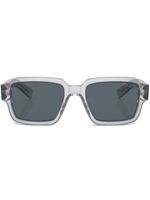 Prada Eyewear lunettes de soleil transparentes à logo - Gris