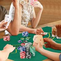 Set van Texas Hold'em Poker Chips 300 Casino Poker Chips 2 Decks Kaarten Dealer Chip Vilt Mat Aluminium Koffer met 2 Sleutels