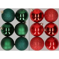 12x stuks kunststof kerstballen mix van donkergroen en rood 8 cm   -