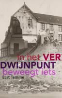 In het verdwijnpunt beweegt iets (Paperback)