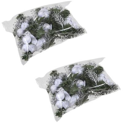 Kerststukje decoratie - 12x st - zilver - op stekers - 12 cm - kerstversiering Kerststukje decoratie - 12x st - zilver - op stekers - 12 cm - kerstversiering