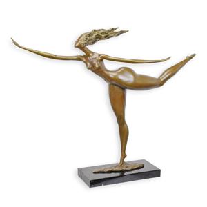 A MODERNIST BRONZE SCULPTURE OF A FEMALE NUDE