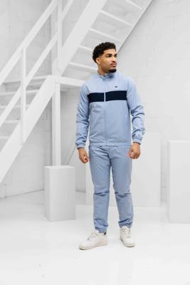 Lacoste Diamond Trainingspak Heren Lichtblauw/Donkerblauw - Maat XS - Kleur: DonkerblauwLichtblauw | Soccerfanshop Lacoste Diamond Trainingspak Heren Lichtblauw/Donkerblauw - Maat XS - Kleur: DonkerblauwLichtblauw | Soccerfanshop