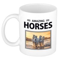 Witte paarden mok met dieren foto amazing horses - thumbnail