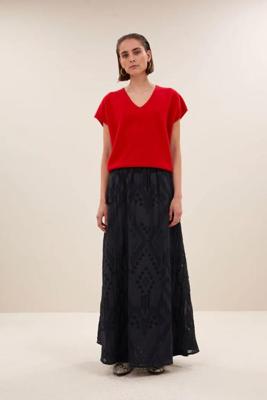 By-Bar sil v-neck pullover | lipstick