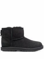 UGG bottines Classic II en peau de mouton - Noir
