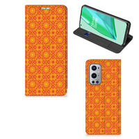 OnePlus 9 Pro Hoesje met Magneet Batik Oranje - thumbnail