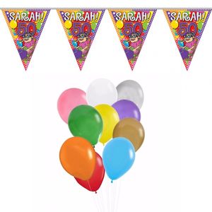 Verjaardag 50 jaar feest thema set 50x ballonnen en 2x Sarah print vlaggenlijnen