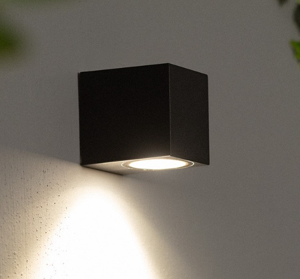 Buitenlamp vierkant zwart 'Milano' gu10 kubus modern downlighter