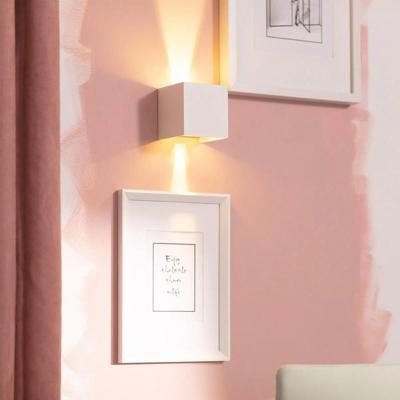 Buitenlamp wit Kubus &apos;Ace&apos; wit led up and down lamp (IP65 volledig waterdicht)