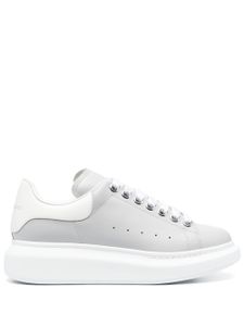 Alexander McQueen baskets Oversized à lacets - Gris