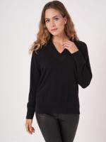 Cashmere trui met diepe V-hals