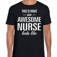 Awesome nurse / verpleeger cadeau t-shirt zwart heren - thumbnail