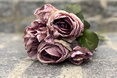 Boeket antiek paarse rozen en hortensia's - Buitengewoon de boet
