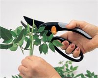 Fiskars 1001534 Elegance P44 Tuinschaar - thumbnail