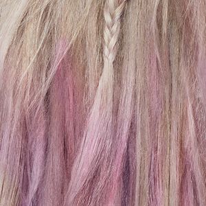 L'Oréal Paris Coloration Colorista Spray 1 dag haarkleuring - roze L'Oréal Paris Coloration Colorista Spray 1 dag haarkleuring - roze