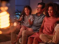 Philips Hue White 1-pack A60 E27 Standard met zichtbare gloeidraad - thumbnail