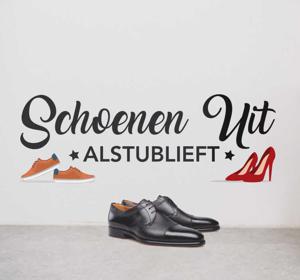 Tekst sticker schoenen uit alstublieft