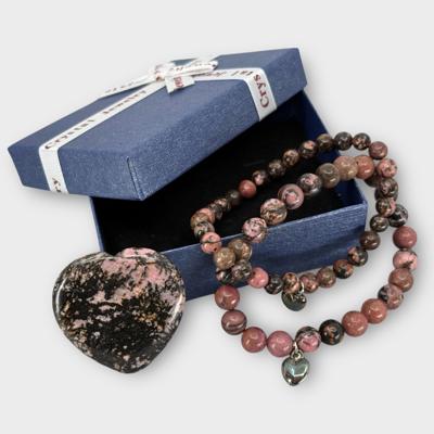 2 Rhodoniet Armbanden met Hartje Edelsteen (incl. cadeaudoosje)