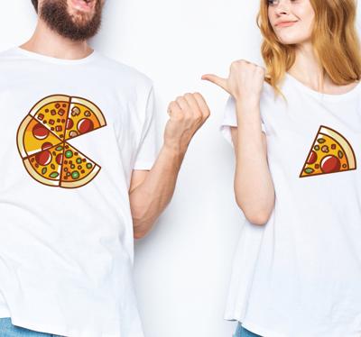 T-shirts koppels Pizza samenvallende en trozos