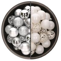 74x stuks kunststof kerstballen mix zilver en wit 6 cm - Kerstbal