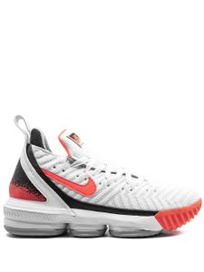 Nike baskets montantes LeBron 16 'Hot Lava' - Blanc