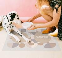 Vinyl tapijt water en voer honden