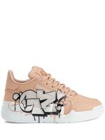 Giuseppe Zanotti baskets Talon à imprimé graffiti - Tons neutres - thumbnail