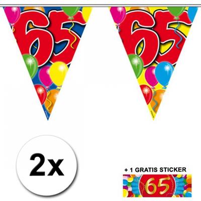 Leeftijd versiering - 2x vlaggenlijnen 65 jaar - met gratis sticker - feestartikelen - verjaardag