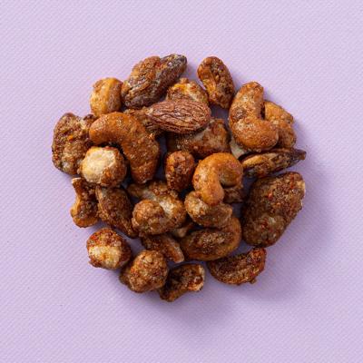 Gekarameliseerde notenmix chili 300 gram Gekarameliseerde notenmix chili 300 gram