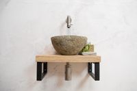 Saniclear Baru fonteinset met eiken plank, rivierstenen waskom en RVS kraan voor in het toilet - thumbnail