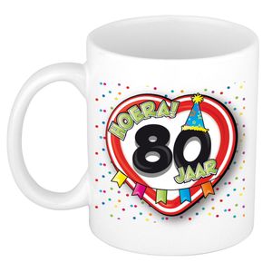 Verjaardag cadeau mok leeftijd 80 jaar - hartje verkeersbord - multi - keramiek - 300 ml   -