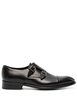 Doucal's chaussures en cuir à boucles - Noir