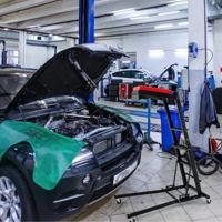 Opvouwbare Opstapladder voor Auto's met 114,5 - 168 cm Verstelbare Hoogte en Hoek met 3 Snelheden voor Reparatiewerkplaats