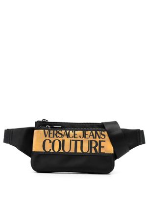Versace Jeans Couture sac banane zippé à logo imprimé - Noir