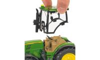 Siku John Deere 6210R Tractor 1:32 metaal/kunststof groen Ackermann-besturing en trekhaak - thumbnail