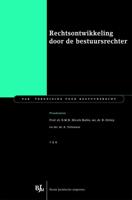 Rechtsontwikkeling door de bestuursrechter (Paperback)